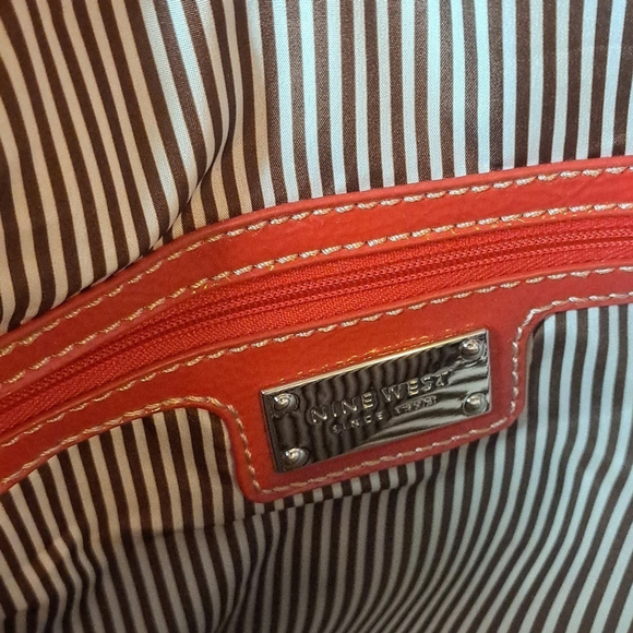 NWT Nine West Handbag / Purse / Shoulder Tote - Picture 4 of 11